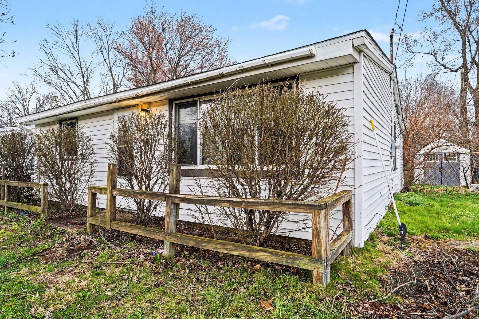 240 North 25th Street Springfield, MI 49037 - Photo 3 of 17 file_4888