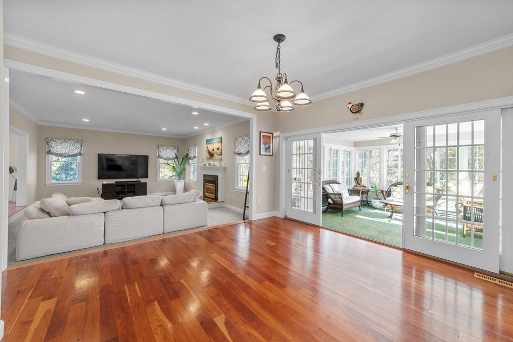 20 Linden Glen Road Canton, MA 02021 - Photo 7 of 42 Gallery Image 7