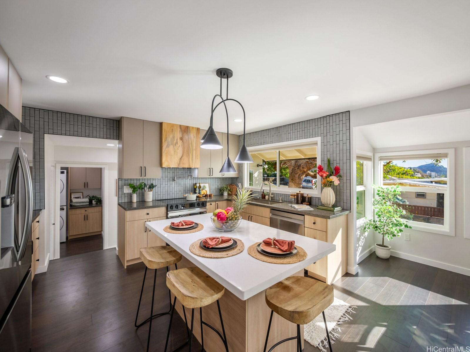 1843 A 10th Avenue Honolulu, HI 96816 - Photo 7 of 22 a view of a dining room with furniture window and wooden floor