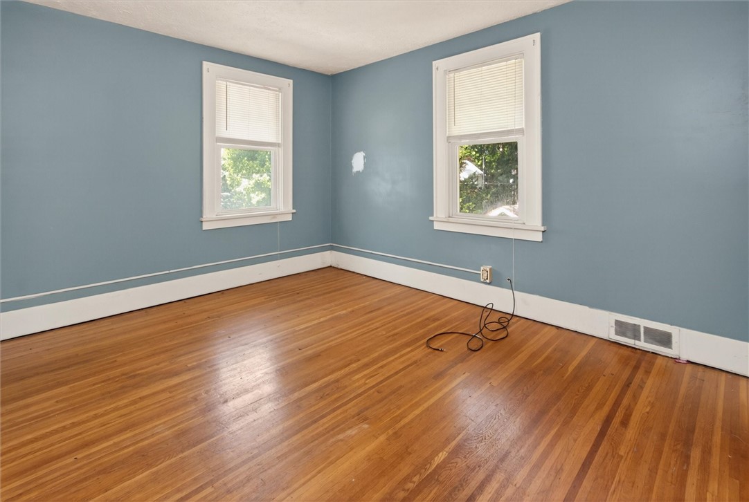 80 Pershing Drive Rochester, NY 14609 - Photo 17 of 37