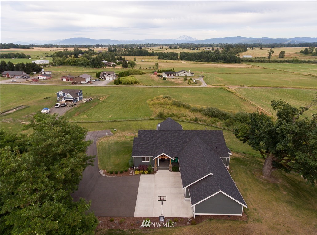 663 West Smith Road Bellingham, WA 98226 - Photo 2 of 20