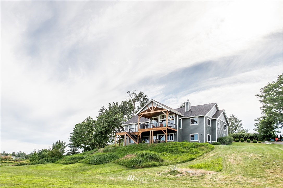 663 West Smith Road Bellingham, WA 98226 - Photo 3 of 20