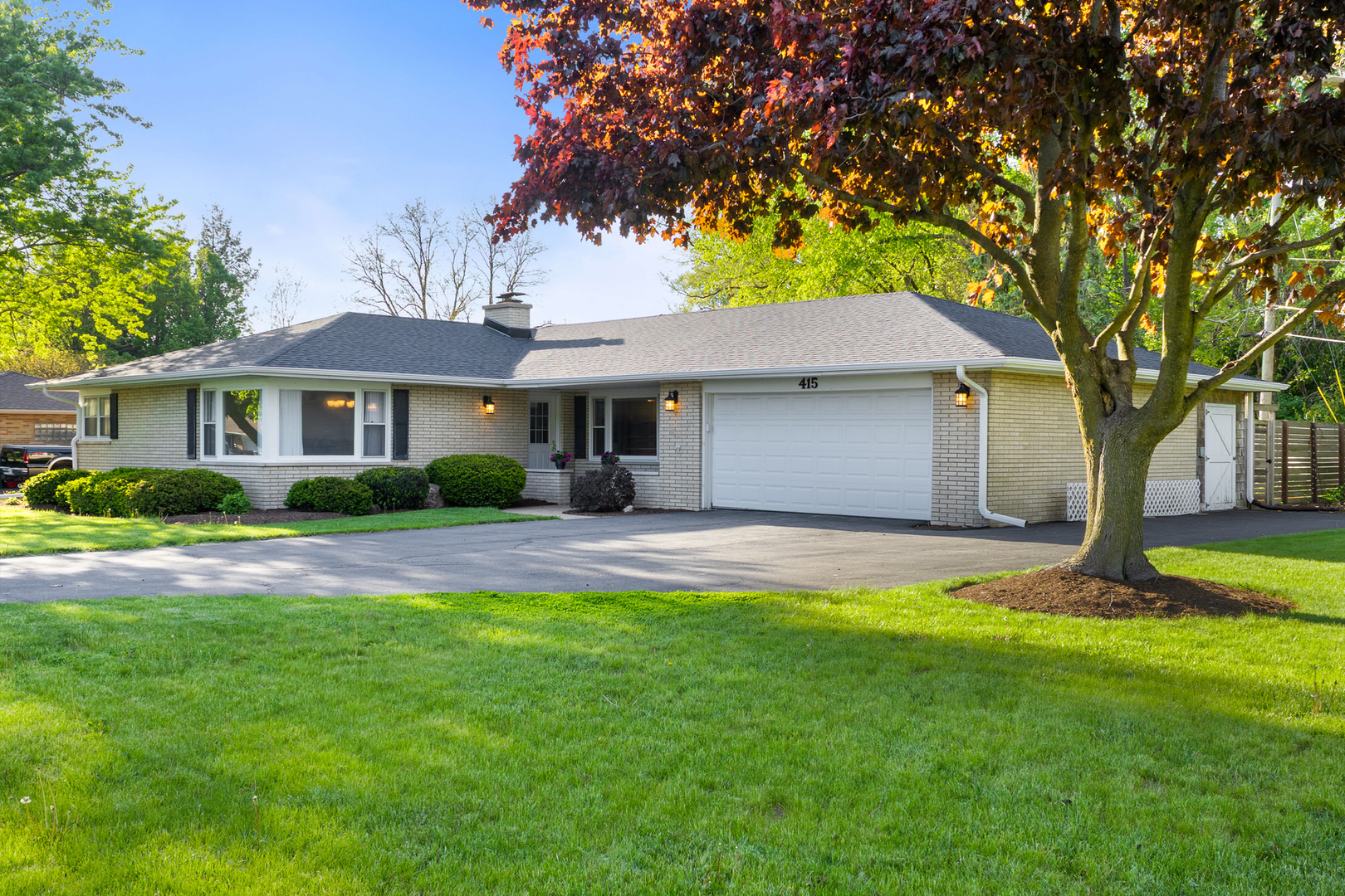 415 Maplewood Drive Sycamore, IL 60178 - Photo 2 of 31