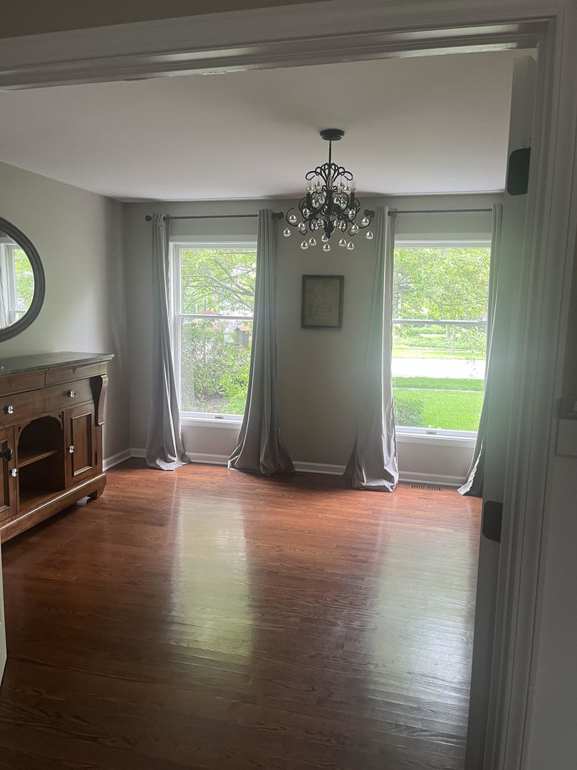 2030 Forest Ridge Road St. Charles, IL 60174 - Photo 5 of 23
