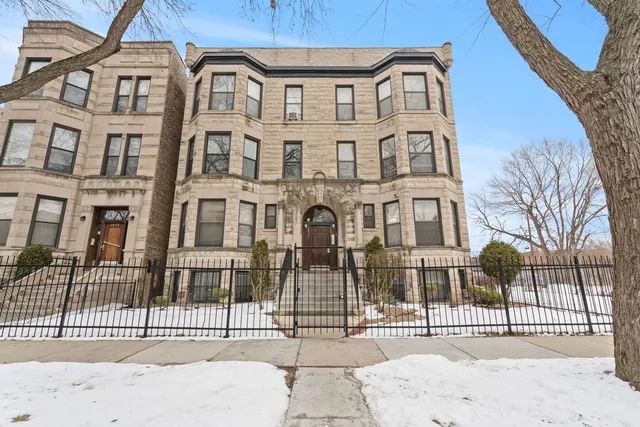 $1,095,000 | 6037 South Champlain Avenue, Chicago, IL 60637