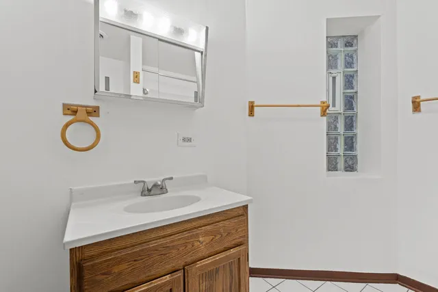 $1,095,000 | 6037 South Champlain Avenue, Chicago, IL 60637