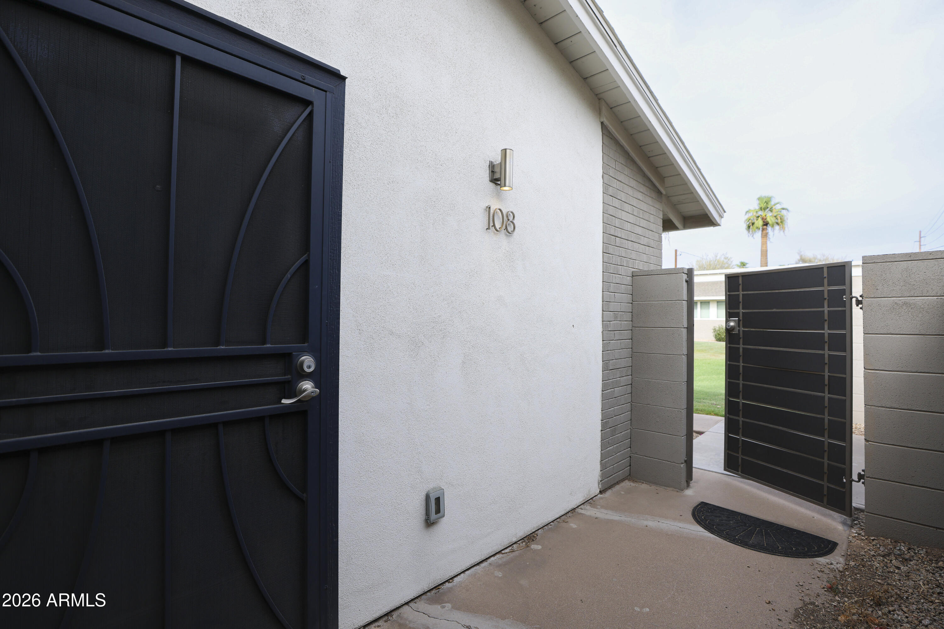 925 West McDowell Road, Unit 108 Phoenix, AZ 85007 - Photo 16 of 22 a view of walk in closet