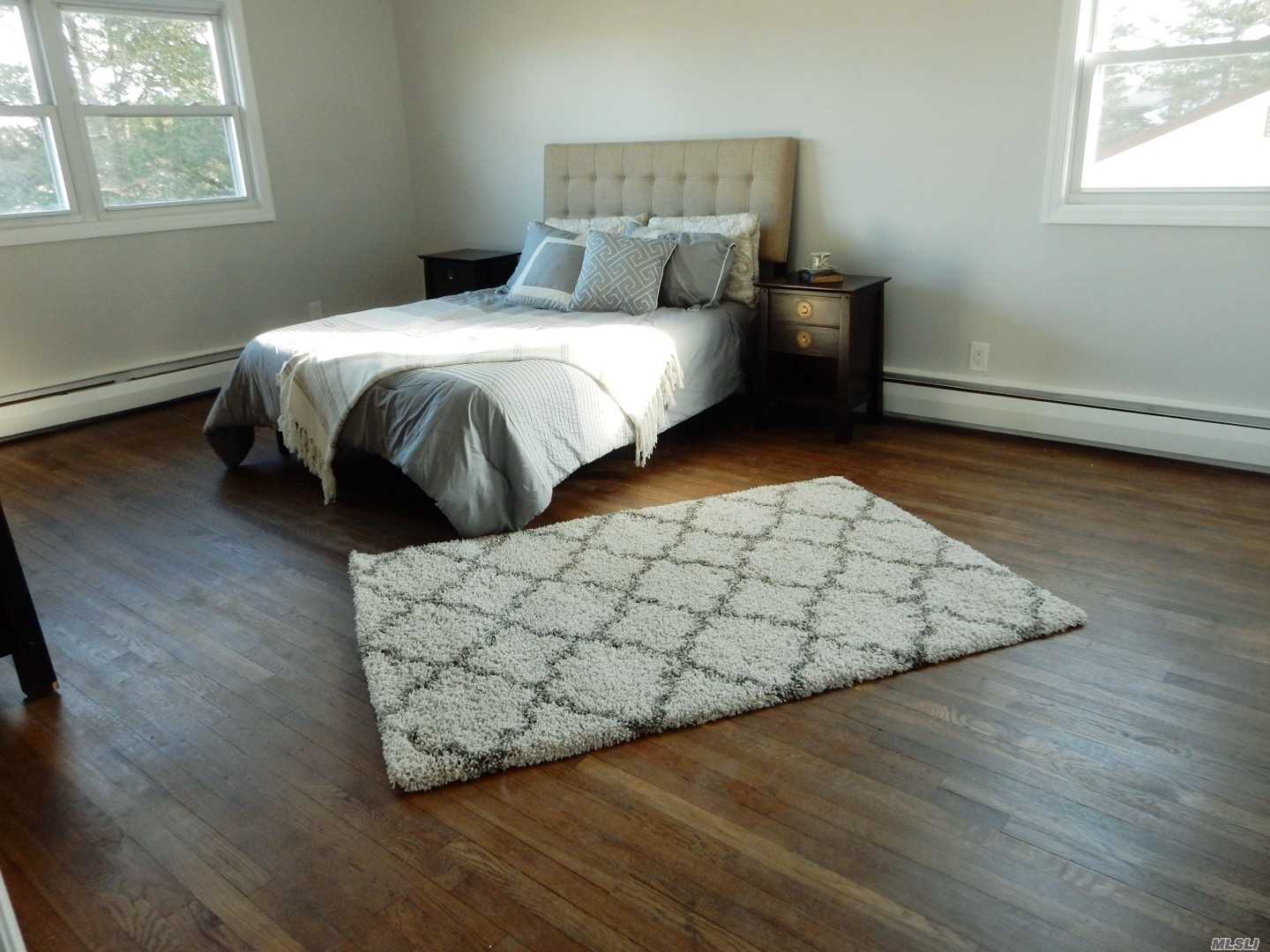 8 Roxbury Drive Commack, NY 11725 - Photo 14 of 20 Gallery Image 14