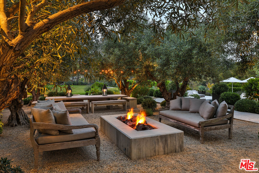 29075 Grayfox Street Malibu, CA 90265 - Photo 27 of 29