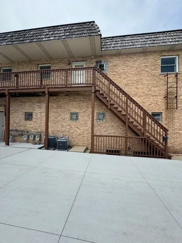 $1,995 | 17 East Park Street, Unit 1, Mundelein, IL 60060