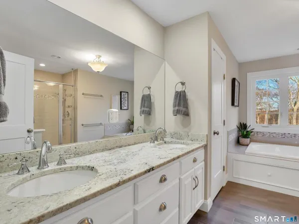 $1,100,000 | 7 Jet Brook Road, Newtown, CT 06470