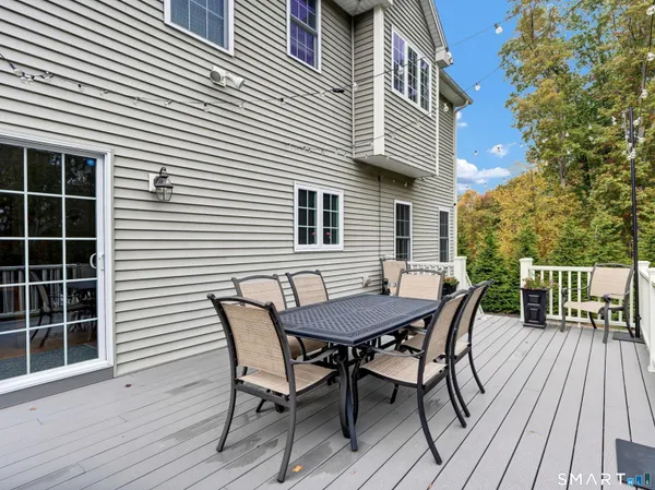 $1,100,000 | 7 Jet Brook Road, Newtown, CT 06470