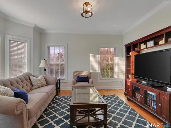 $1,100,000 | 7 Jet Brook Road, Newtown, CT 06470