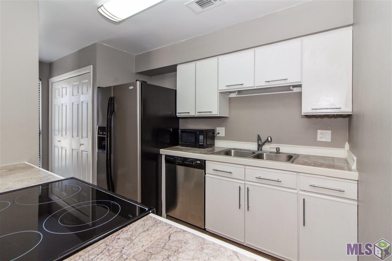8545 Summa Avenue, Unit 1 Baton Rouge, LA 70809 - Photo 4 of 13 Kitchen