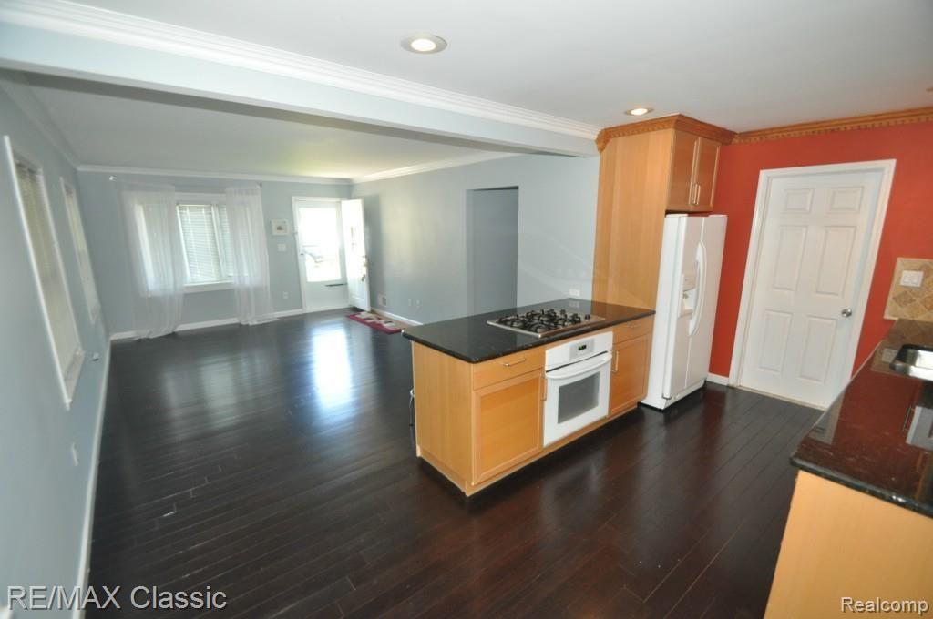 4407 West 14 Mile Road Royal Oak, MI 48073 - Photo 6 of 15