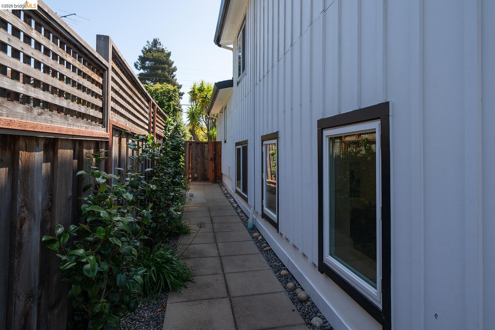 1470 Cornell Avenue Berkeley, CA 94702 - Photo 50 of 61
