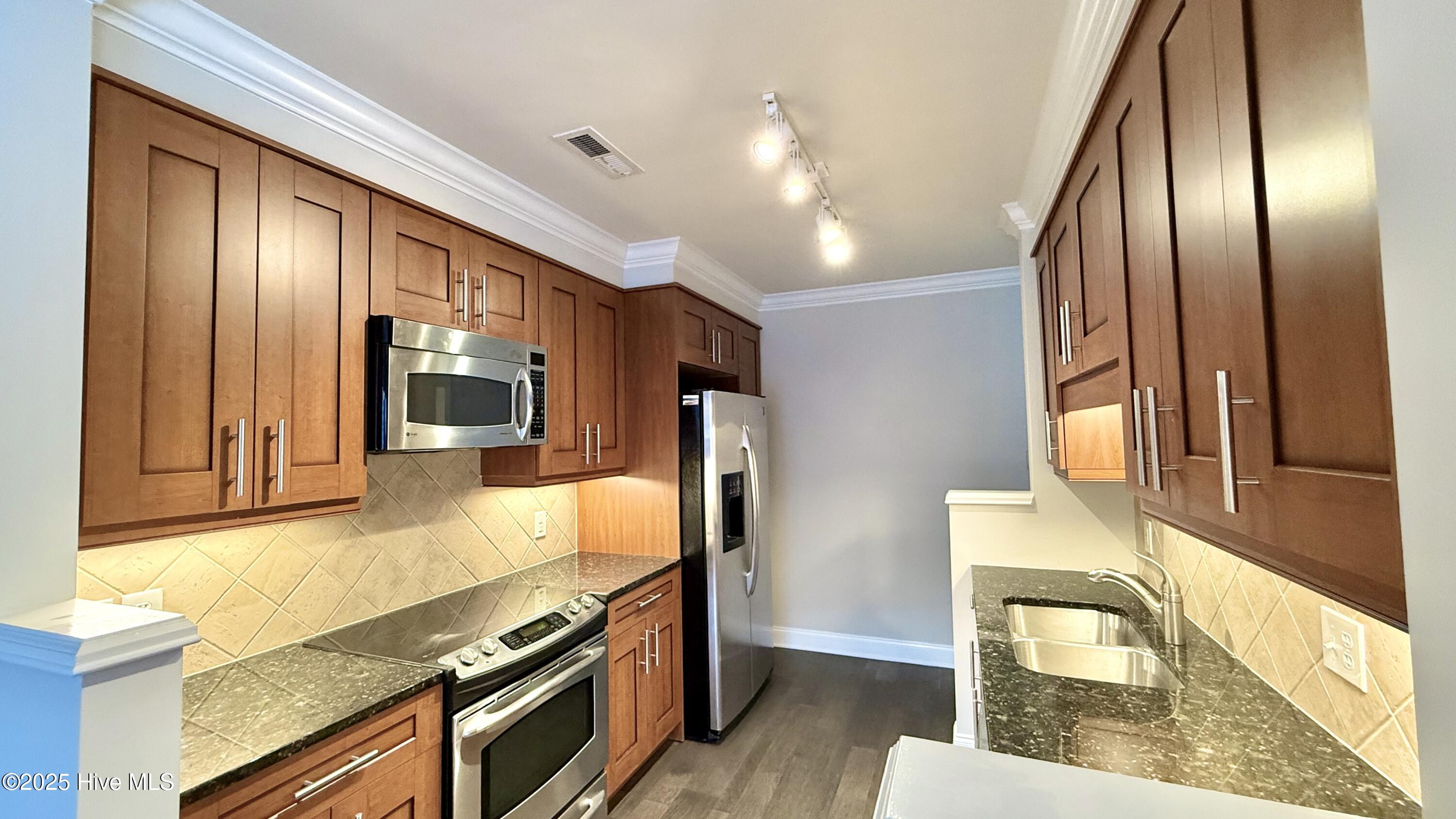 6832 Main Street, Unit 226 Wilmington, NC 28405 - Photo 22 of 30 IMG_0138