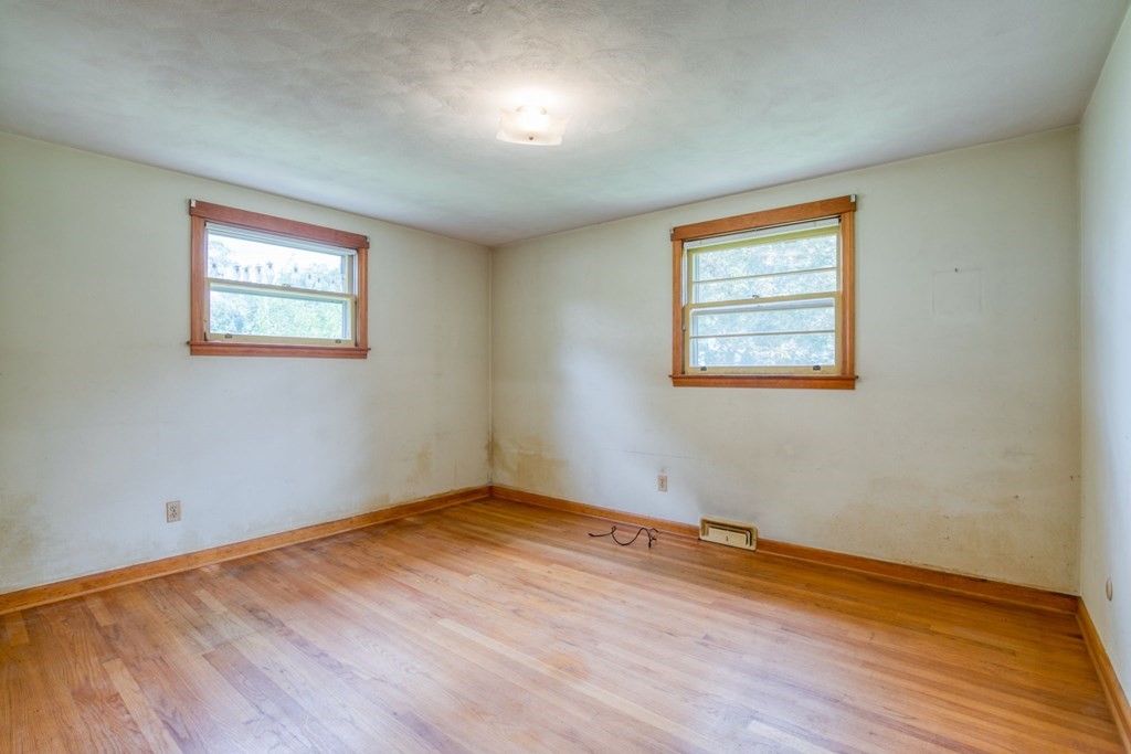 180 Feltham Road Springfield, MA 01118 - Photo 24 of 26 Gallery Image 24