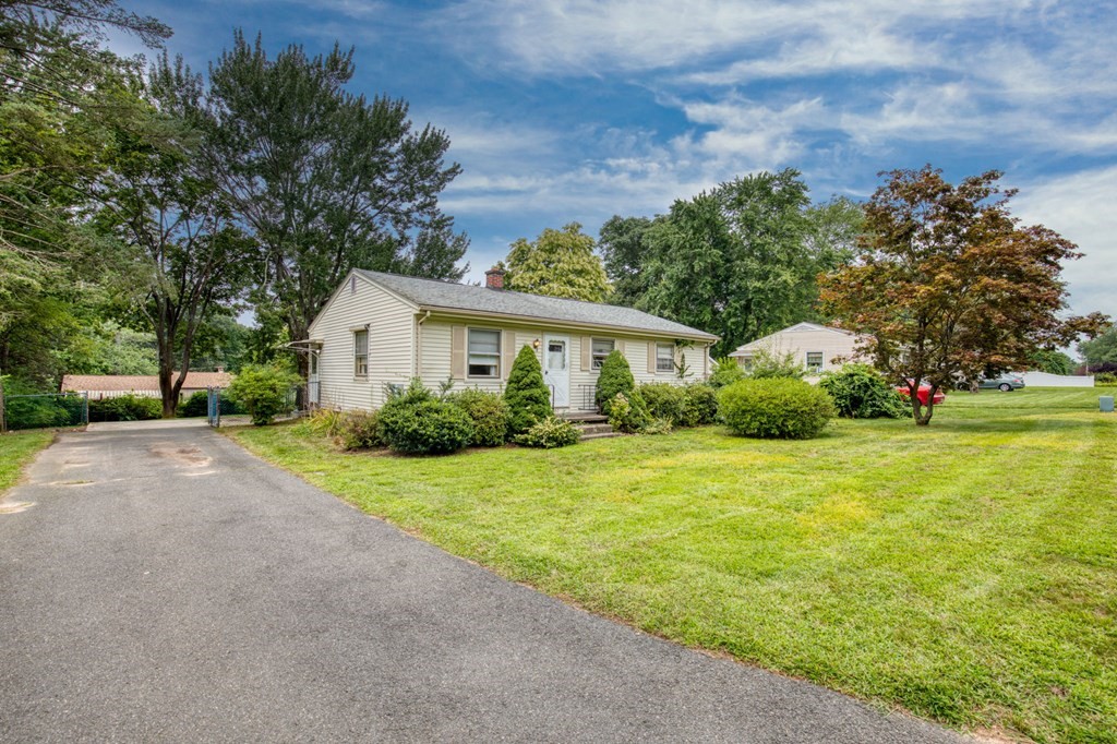 180 Feltham Road Springfield, MA 01118 - Photo 3 of 26 Gallery Image 3