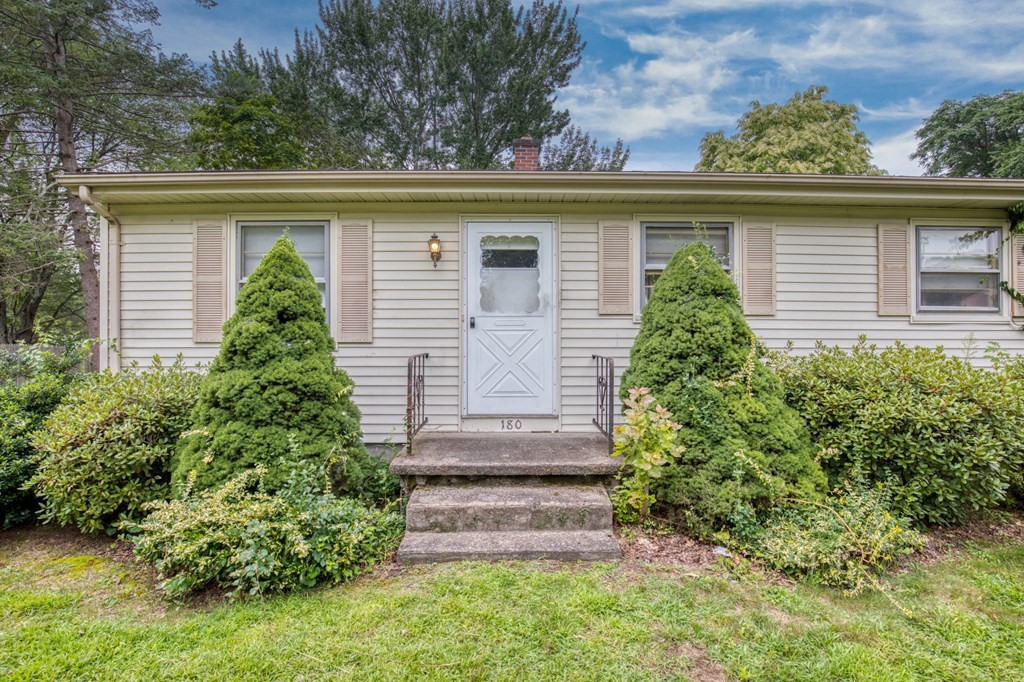 180 Feltham Road Springfield, MA 01118 - Photo 4 of 26 Gallery Image 4