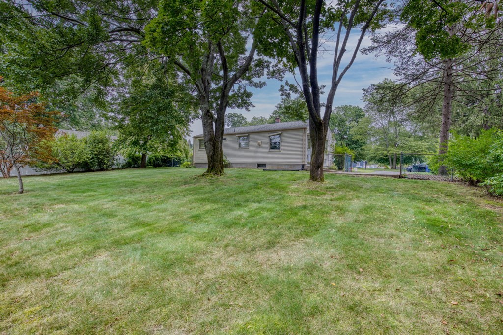180 Feltham Road Springfield, MA 01118 - Photo 5 of 26 Gallery Image 5