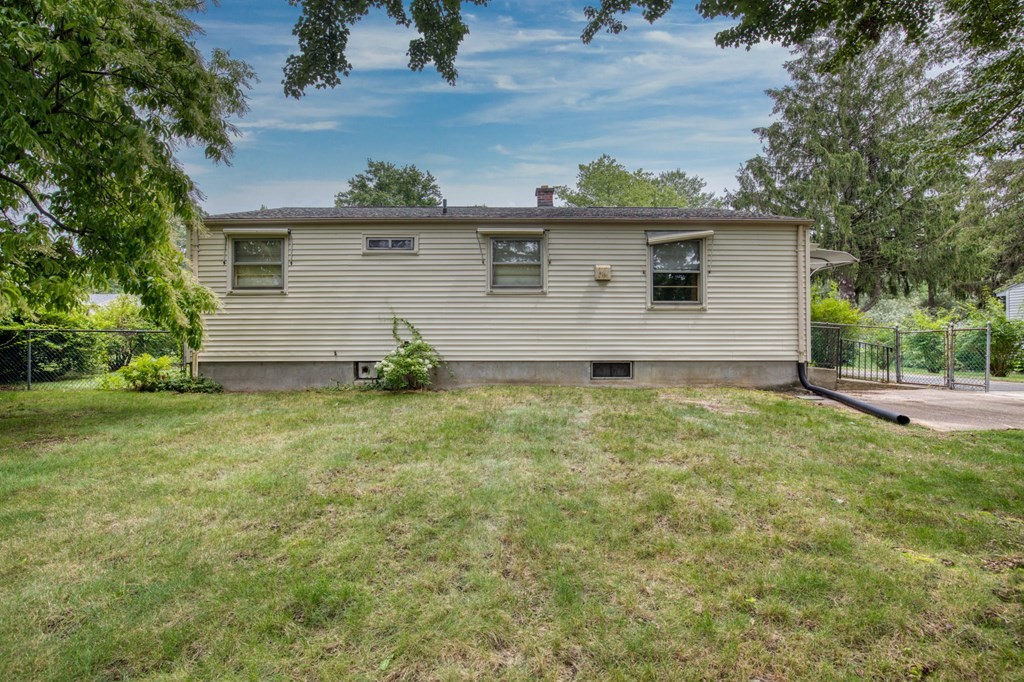 180 Feltham Road Springfield, MA 01118 - Photo 8 of 26 Gallery Image 8