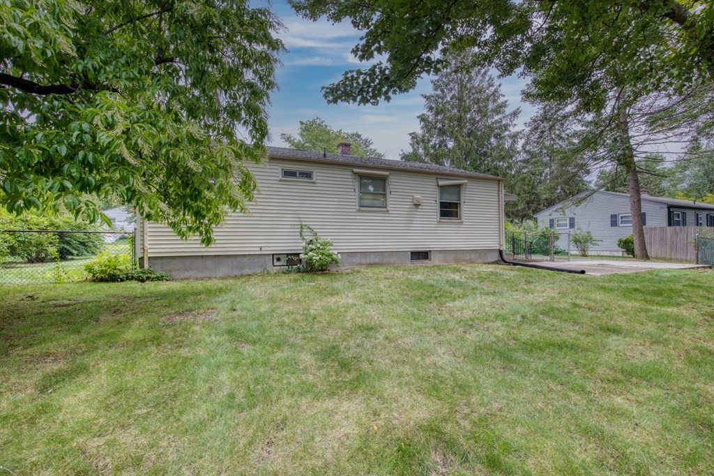 180 Feltham Road Springfield, MA 01118 - Photo 9 of 26 Gallery Image 9