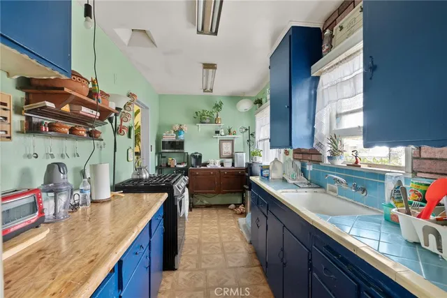 $520,000 | 12323 Edgebrook Avenue, Lynwood, CA 90262