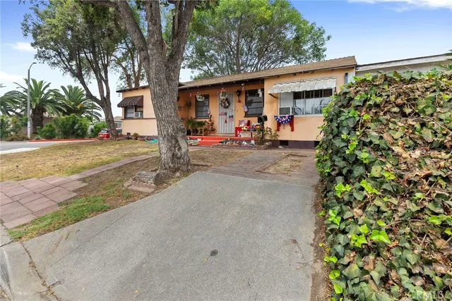 $520,000 | 12323 Edgebrook Avenue, Lynwood, CA 90262