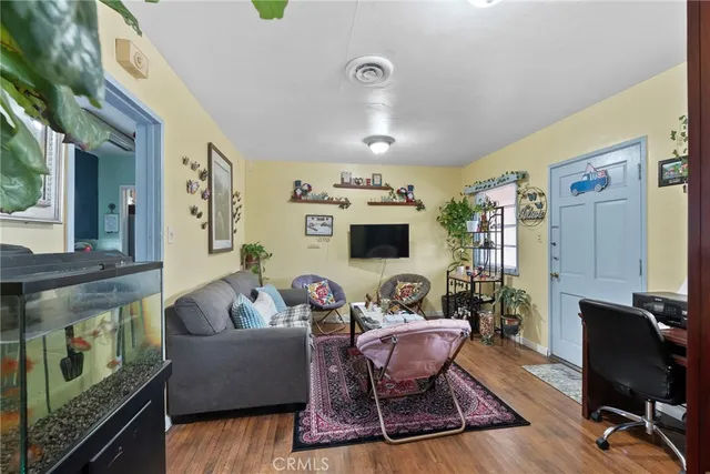 $520,000 | 12323 Edgebrook Avenue, Lynwood, CA 90262