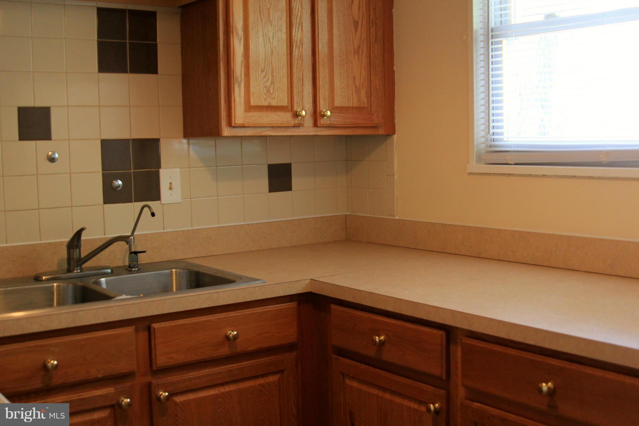 7871 Burnside Road Hyattsville, MD 20785 - Photo 7 of 25 Kitchen