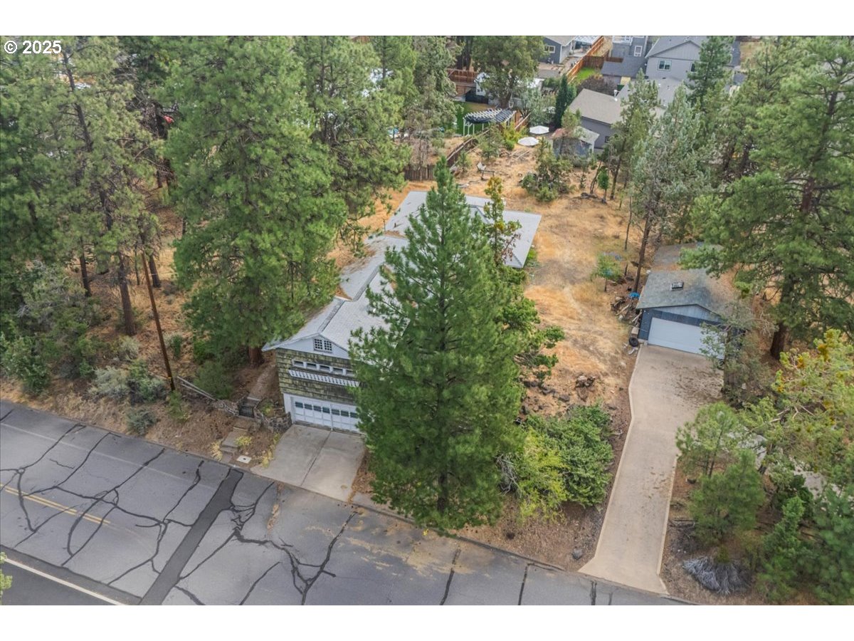 438 Northeast 9th Street Bend, OR 97701 - Photo 15 of 29 a view of outdoor space and yard