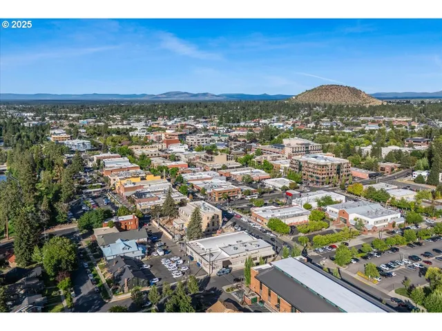 $1,795,000 | 438 Northeast 9th Street, Bend, OR 97701
