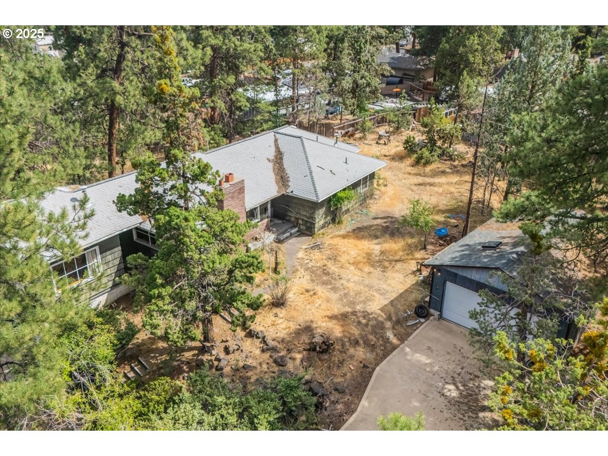 438 Northeast 9th Street Bend, OR 97701 - Photo 8 of 29 a view of a backyard