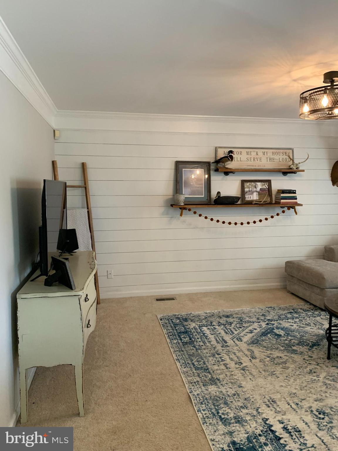 4 Leamington Road Fredericksburg, VA 22406 - Photo 5 of 18 Living Room