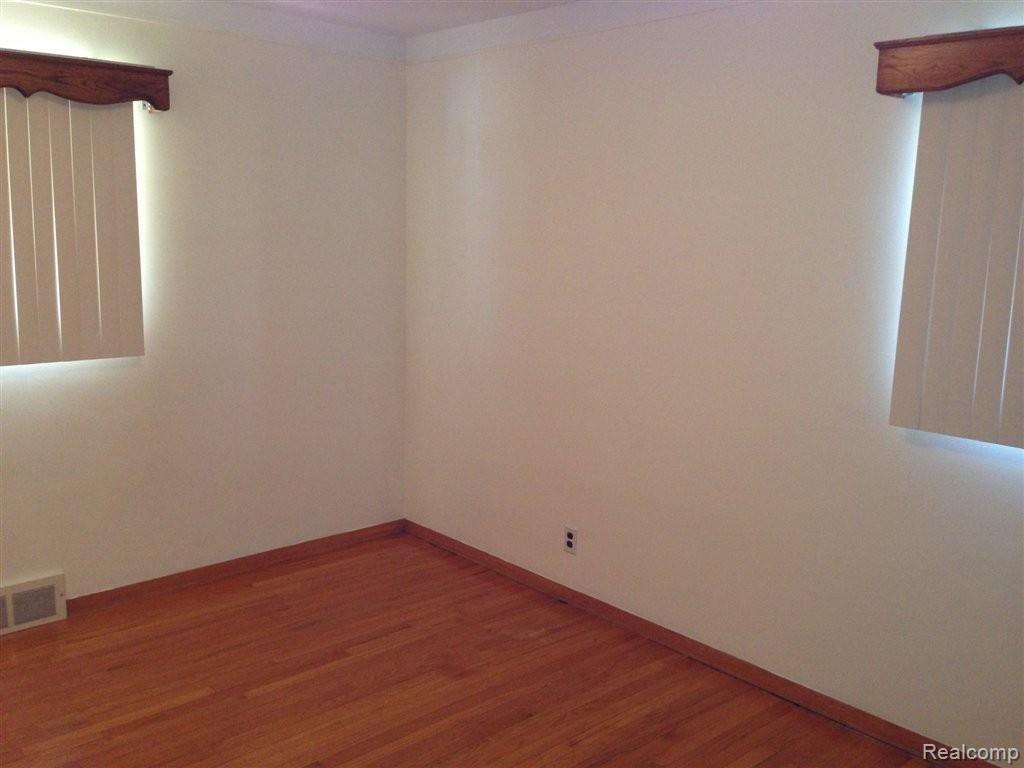 19311 Stephens Road Eastpointe, MI 48021 - Photo 7 of 12 Bedroom
