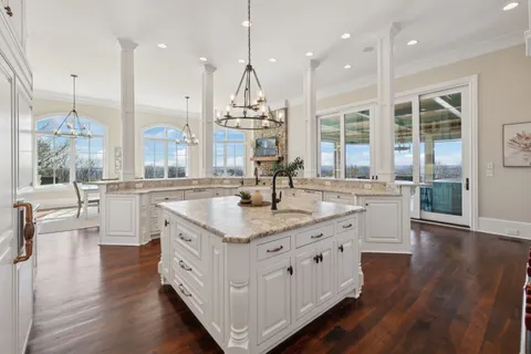 $15,000,000 | 513 King Richards Court, Franklin, TN 37067