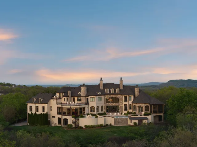 $15,000,000 | 513 King Richards Court, Franklin, TN 37067