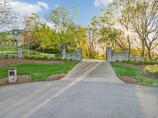 $15,000,000 | 513 King Richards Court, Franklin, TN 37067
