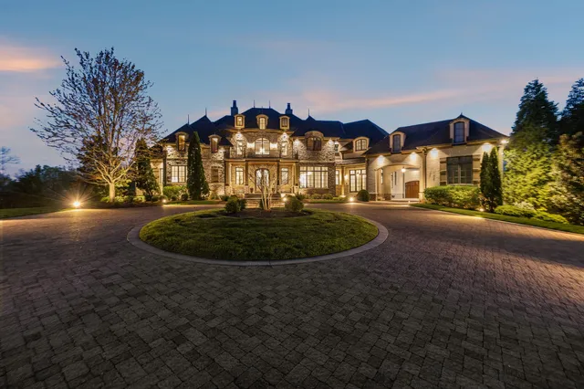 $15,000,000 | 513 King Richards Court, Franklin, TN 37067