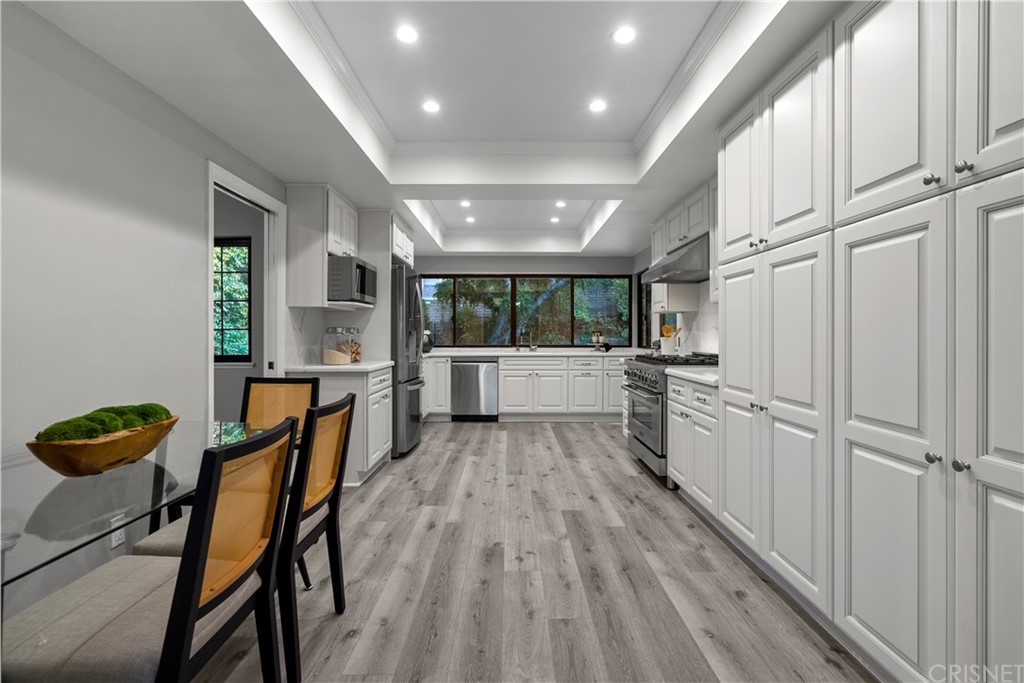 23524 Highland Glen Drive Newhall, CA 91321 - Photo 10 of 53