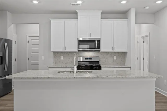 $274,900 | 887 Penfold Pointe, Wellford, SC 29385