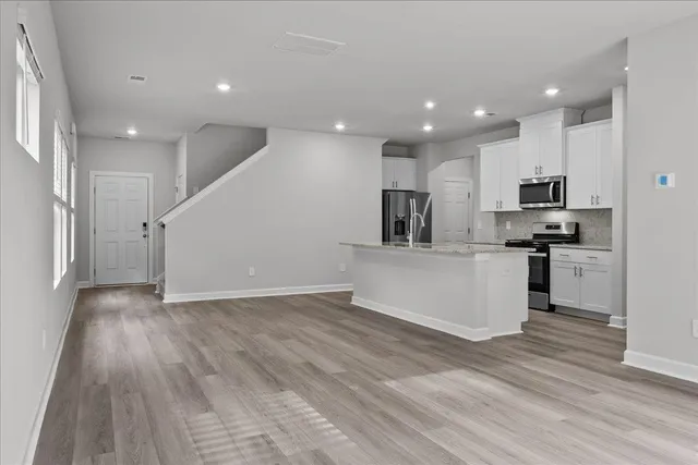 $274,900 | 887 Penfold Pointe, Wellford, SC 29385