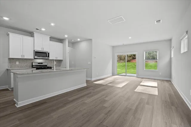 $274,900 | 887 Penfold Pointe, Wellford, SC 29385