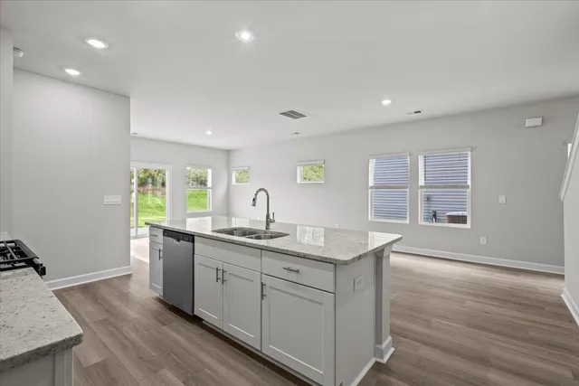 $274,900 | 887 Penfold Pointe, Wellford, SC 29385