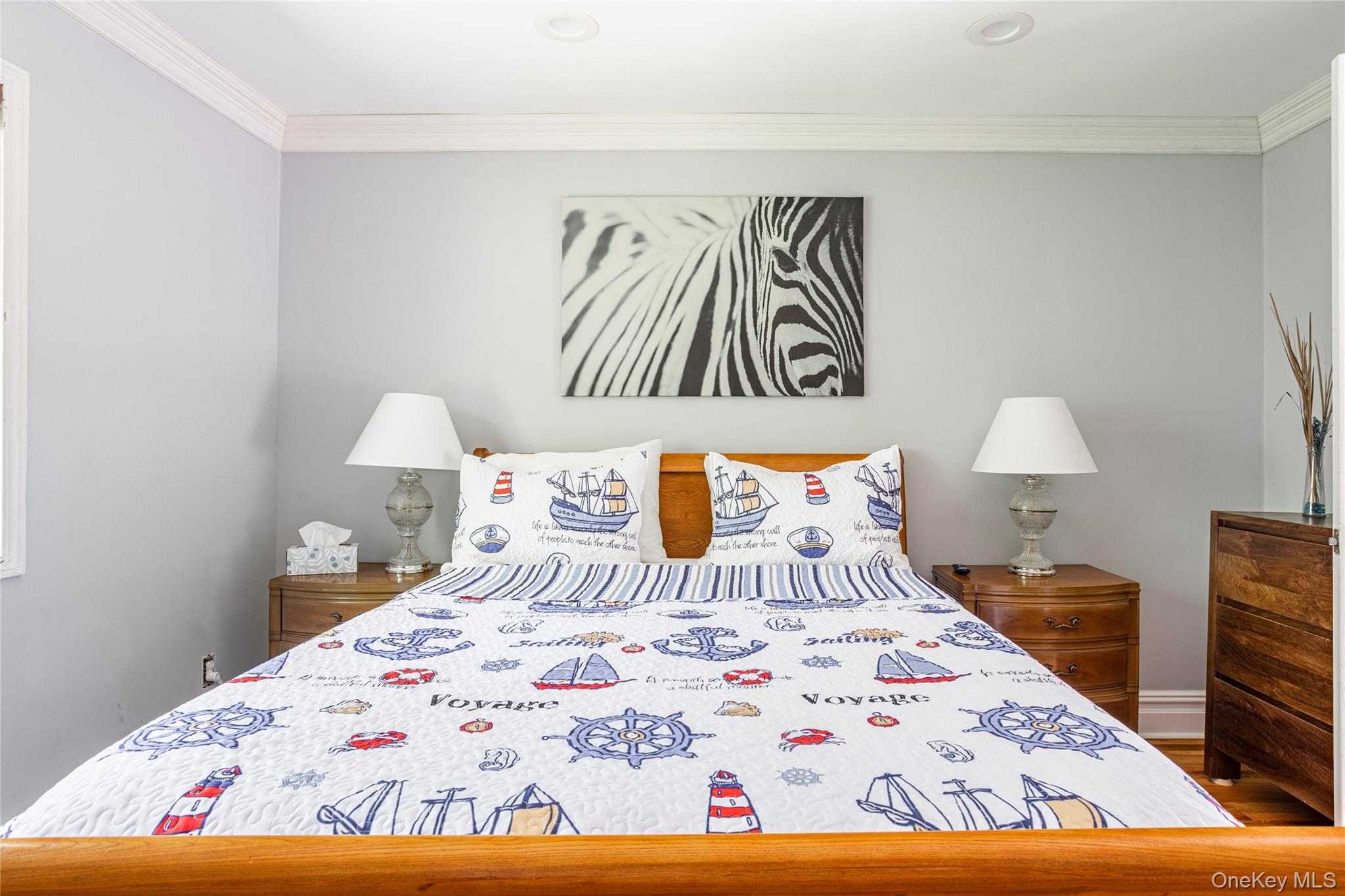 2300 Pine Tree Road Cutchogue, NY 11935 - Photo 35 of 45 Guest Bedroom - Queen Bed