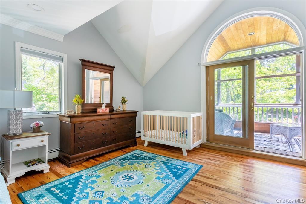2300 Pine Tree Road Cutchogue, NY 11935 - Photo 10 of 45 Primary sitting area