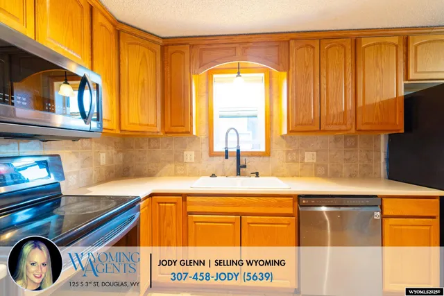 $289,900 | 903 Leal Street, Douglas, WY 82633