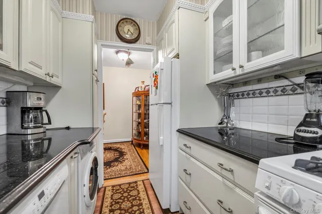 $249,000 | 69-18 Bell Boulevard, Unit B | Oakland Gardens