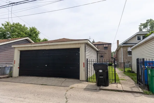 $309,900 | 2802 Cuyler Avenue, Berwyn, IL 60402